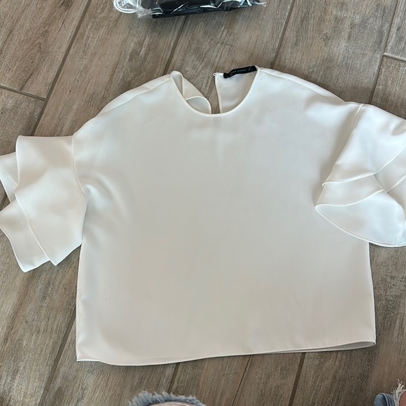Zara Tops - Zara Woman Size S Ruffled Arm Oversized Top